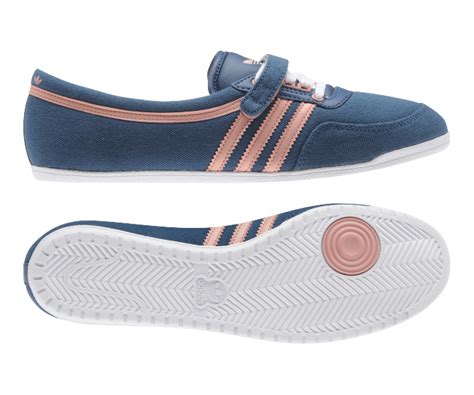 Adidas pumps women's